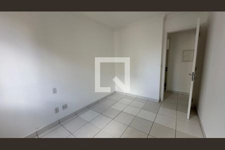 Quarto de apartamento para alugar com 2 quartos, 90m² em Serrinha, Goiânia