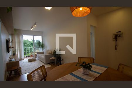 Sala de apartamento para alugar com 2 quartos, 74m² em Barra da Tijuca, Rio de Janeiro