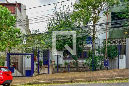 Fachada de casa à venda com 4 quartos, 244m² em Menino Deus, Porto Alegre