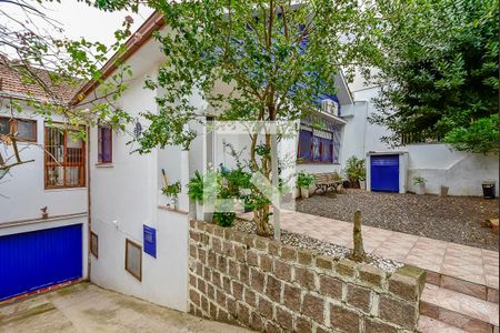 Quintal de casa à venda com 4 quartos, 244m² em Menino Deus, Porto Alegre