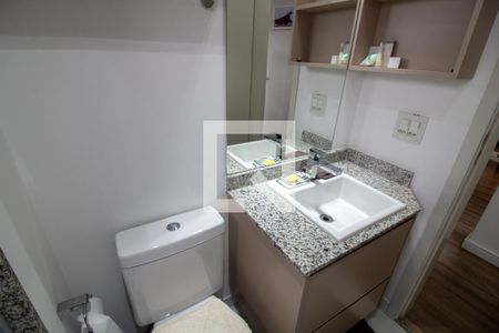 Banheiro de apartamento à venda com 2 quartos, 68m² em Jardim Aeroporto, São Paulo