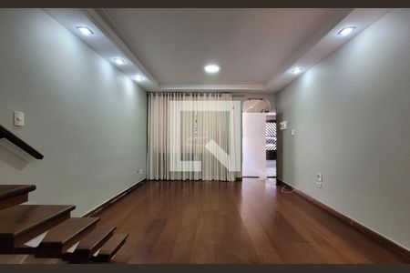 Sala de casa à venda com 2 quartos, 126m² em Barcelona, Santo André