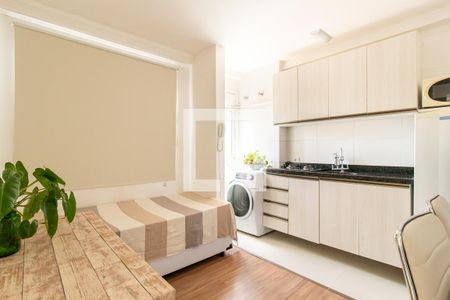 Cozinha e Área de Serviço de apartamento para alugar com 1 quarto, 30m² em Novo Mundo, Curitiba