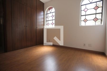 suite  de apartamento para alugar com 4 quartos, 250m² em Vila Paris, Belo Horizonte