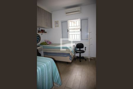 Quarto 1 de casa para alugar com 6 quartos, 400m² em Vila Nilo, São Paulo