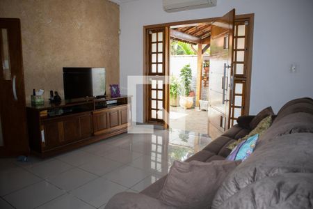 Sala de casa para alugar com 6 quartos, 400m² em Vila Nilo, São Paulo