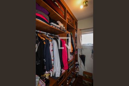 Apartamento à venda com 238m², 3 quartos e 3 vagas Apartamento à venda com 238m², 3 quartos e 3 vagasArmário da Suíte