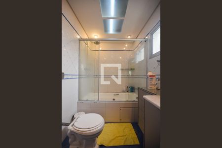 Apartamento à venda com 238m², 3 quartos e 3 vagas Apartamento à venda com 238m², 3 quartos e 3 vagasBanheiro Suíte