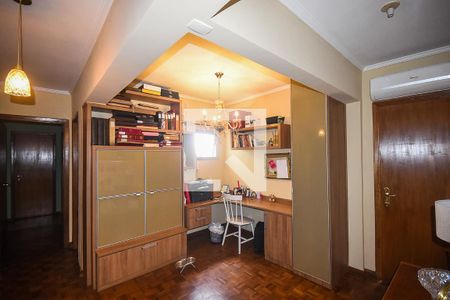 Apartamento à venda com 238m², 3 quartos e 3 vagas Apartamento à venda com 238m², 3 quartos e 3 vagasEscritório