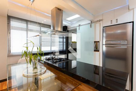 Cozinha de apartamento para alugar com 1 quarto, 60m² em Pinheiros, São Paulo