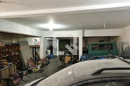 garagem de casa à venda com 4 quartos, 400m² em Vila Amélia, São Paulo