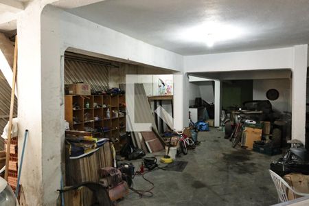 garagem de casa à venda com 4 quartos, 400m² em Vila Amélia, São Paulo