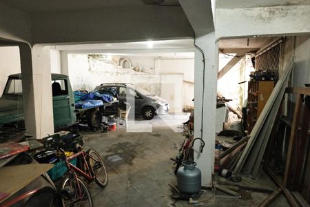 garagem de casa à venda com 4 quartos, 400m² em Vila Amélia, São Paulo