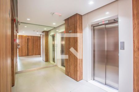 Studio para alugar com 36m², 1 quarto e 1 vaga Studio para alugar com 36m², 1 quarto e 1 vagaHall social