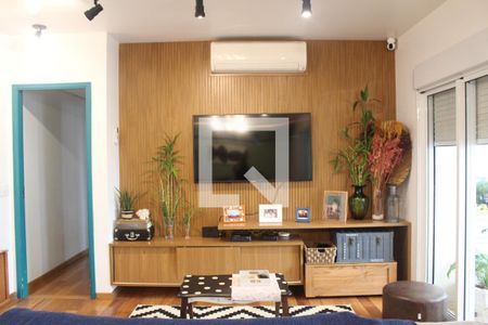 Sala de TV de casa à venda com 3 quartos, 153m² em Vila Romana, São Paulo