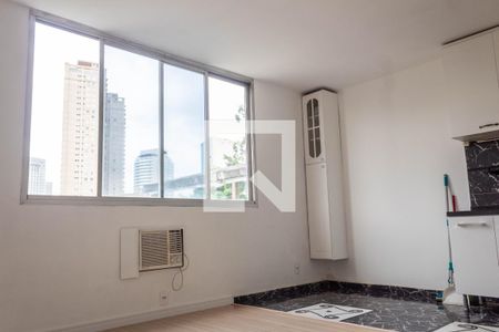Sala de apartamento para alugar com 1 quarto, 45m² em Vila Tramontano, São Paulo