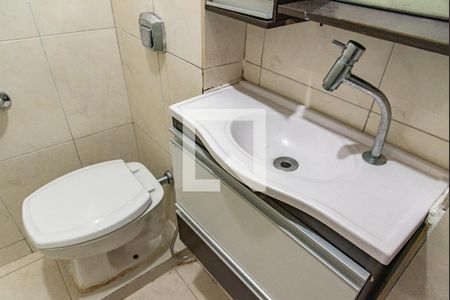 Lavabo/banheiro de casa para alugar com 3 quartos, 120m² em Cambuci, São Paulo