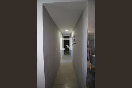 Sala - Corredor de apartamento à venda com 2 quartos, 61m² em Olaria, Rio de Janeiro