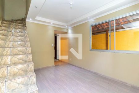 Sala de casa de condomínio para alugar com 2 quartos, 80m² em Parada Xv de Novembro, São Paulo