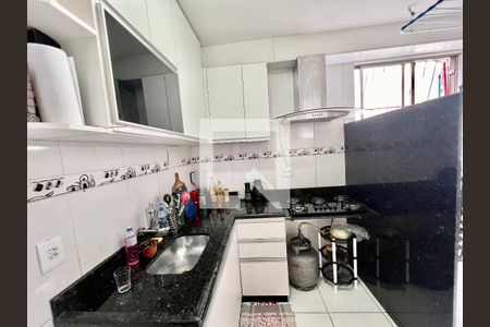 Cozinha  de apartamento à venda com 2 quartos, 45m² em Tres Barras, Contagem