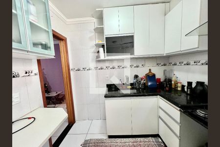 Cozinha  de apartamento à venda com 2 quartos, 45m² em Tres Barras, Contagem