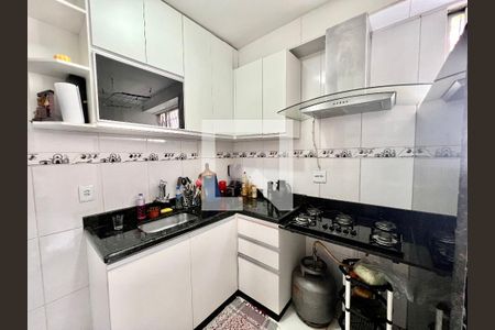 Cozinha  de apartamento à venda com 2 quartos, 45m² em Tres Barras, Contagem