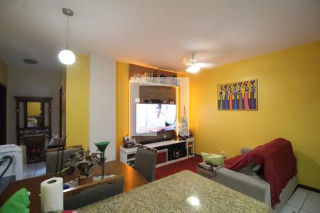 Apartamento à venda com 104m², 2 quartos e 1 vagaSala