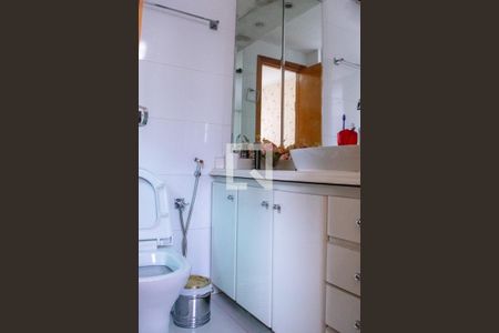 Banheiro da Suíte de apartamento para alugar com 3 quartos, 110m² em Setor Bueno, Goiânia