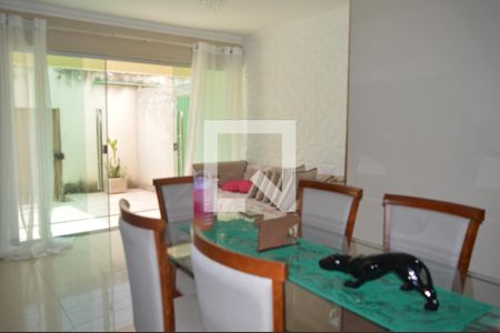 Sala de casa para alugar com 4 quartos, 80m² em Jardim Laguna, Contagem