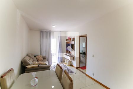 Sala de apartamento para alugar com 2 quartos, 60m² em Parque Pinheiros, Taboão da Serra