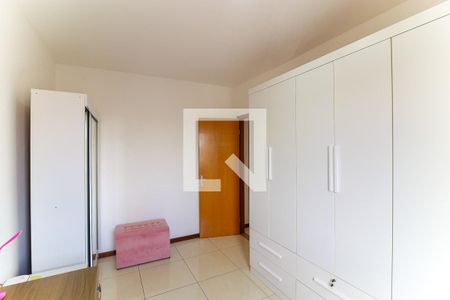 Quarto 1 de apartamento para alugar com 2 quartos, 60m² em Parque Pinheiros, Taboão da Serra