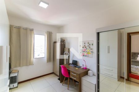 Quarto 1 de apartamento para alugar com 2 quartos, 60m² em Parque Pinheiros, Taboão da Serra