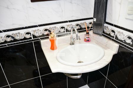 Casa à venda com 151m², 3 quartos e 2 vagas Casa à venda com 151m², 3 quartos e 2 vagasBanheiro Social