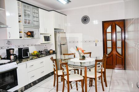 Casa à venda com 151m², 3 quartos e 2 vagas Casa à venda com 151m², 3 quartos e 2 vagasCozinha