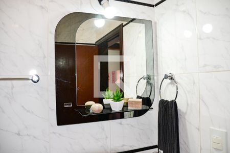 Casa à venda com 151m², 3 quartos e 2 vagas Casa à venda com 151m², 3 quartos e 2 vagasBanheiro Social