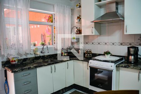 Casa à venda com 151m², 3 quartos e 2 vagas Casa à venda com 151m², 3 quartos e 2 vagasCozinha