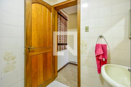 Lavabo de casa à venda com 5 quartos, 350m² em Vila Joao Pessoa, Porto Alegre