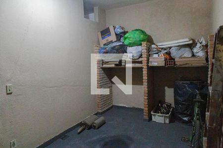 Casa à venda com 450m², 3 quartos e 8 vagas Casa à venda com 450m², 3 quartos e 8 vagasDispensa Garagem