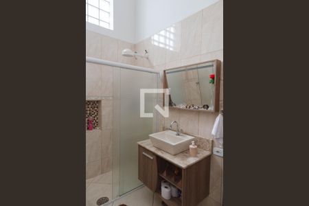 Casa à venda com 450m², 3 quartos e 8 vagas Casa à venda com 450m², 3 quartos e 8 vagasBanheiro 1