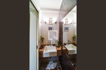 Lavabo de casa à venda com 4 quartos, 220m² em Sarandi, Porto Alegre