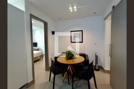 Sala  de apartamento para alugar com 2 quartos, 55m² em Ipanema, Rio de Janeiro