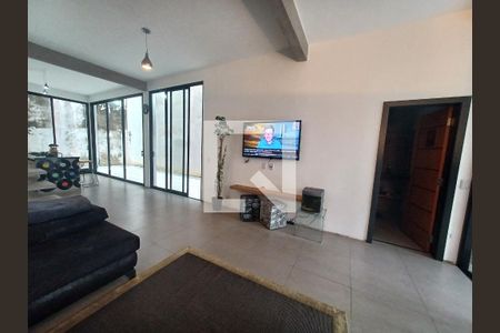 Sala de casa de condomínio para alugar com 3 quartos, 267m² em Jardim Ampliacao, São Paulo