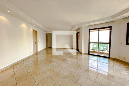 Apartamento para alugar com 218m², 6 quartos e 4 vagasSala