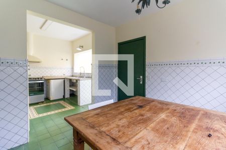 Casa à venda com 430m², 4 quartos e 4 vagas Casa à venda com 430m², 4 quartos e 4 vagasCopa