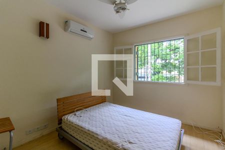 Casa à venda com 430m², 4 quartos e 4 vagas Casa à venda com 430m², 4 quartos e 4 vagasQuarto 4 Suíte