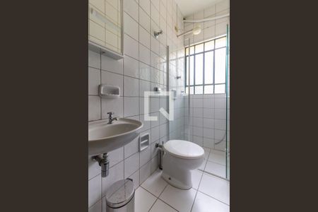 Casa à venda com 430m², 4 quartos e 4 vagas Casa à venda com 430m², 4 quartos e 4 vagasBanheiro de serviço