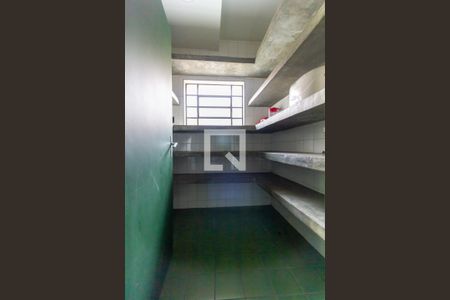 Casa à venda com 430m², 4 quartos e 4 vagas Casa à venda com 430m², 4 quartos e 4 vagasDespensa