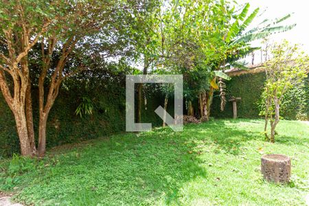 Casa à venda com 430m², 4 quartos e 4 vagas Casa à venda com 430m², 4 quartos e 4 vagasÁrea externa