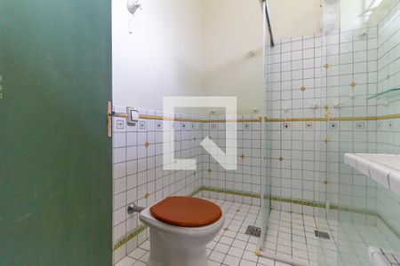 Casa à venda com 430m², 4 quartos e 4 vagas Casa à venda com 430m², 4 quartos e 4 vagasBanheiro da Suíte 4