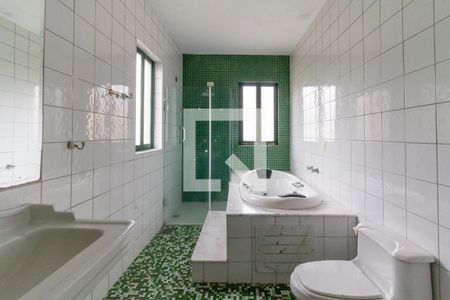 Casa à venda com 430m², 4 quartos e 4 vagas Casa à venda com 430m², 4 quartos e 4 vagasBanheiro da Suíte 1